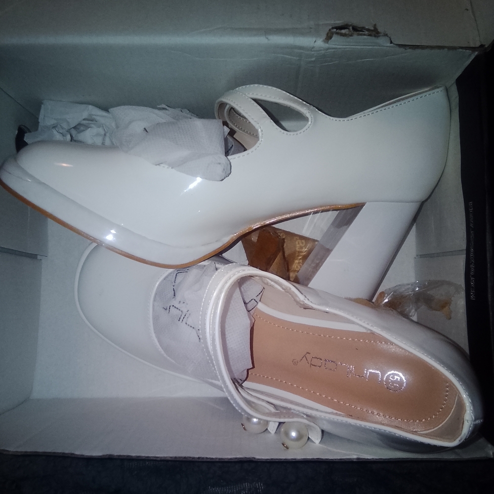 NEW Cream Platform Sandals
